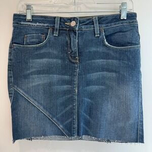Bebe Denim Mini Skirt Blue Rhinestone Embellished Raw Hem size‎ 28